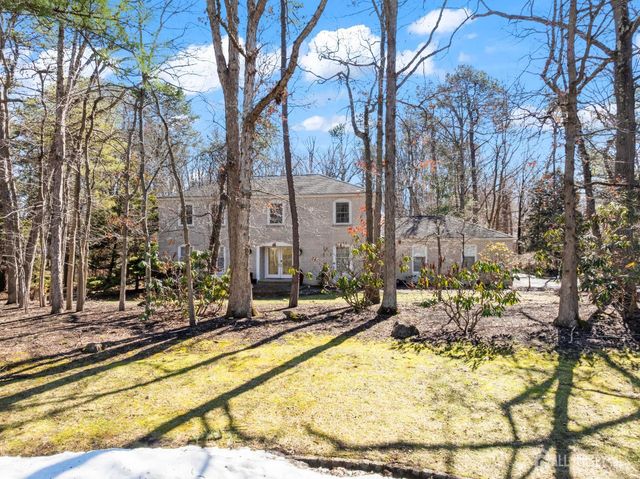 14 Crommelin Court, East Brunswick, NJ 08816