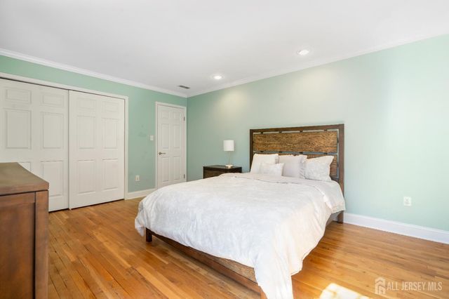 14 Crommelin Court, East Brunswick, NJ 08816