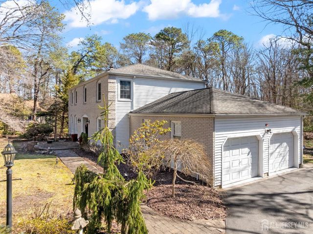 14 Crommelin Court, East Brunswick, NJ 08816