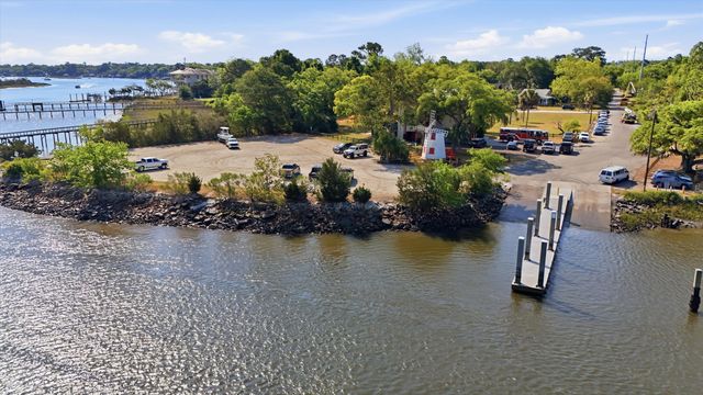 2009 Frampton Avenue, Charleston, SC 29412