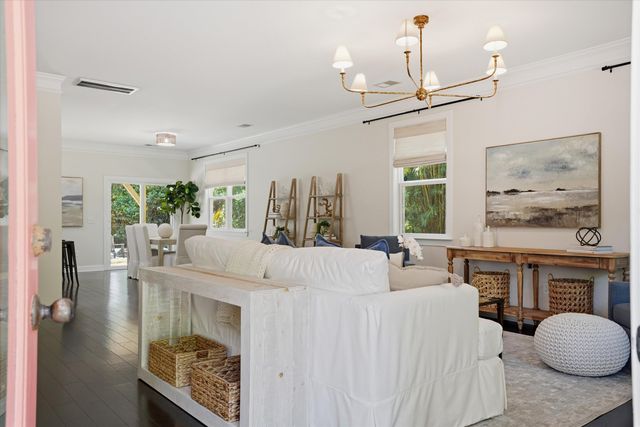 2009 Frampton Avenue, Charleston, SC 29412