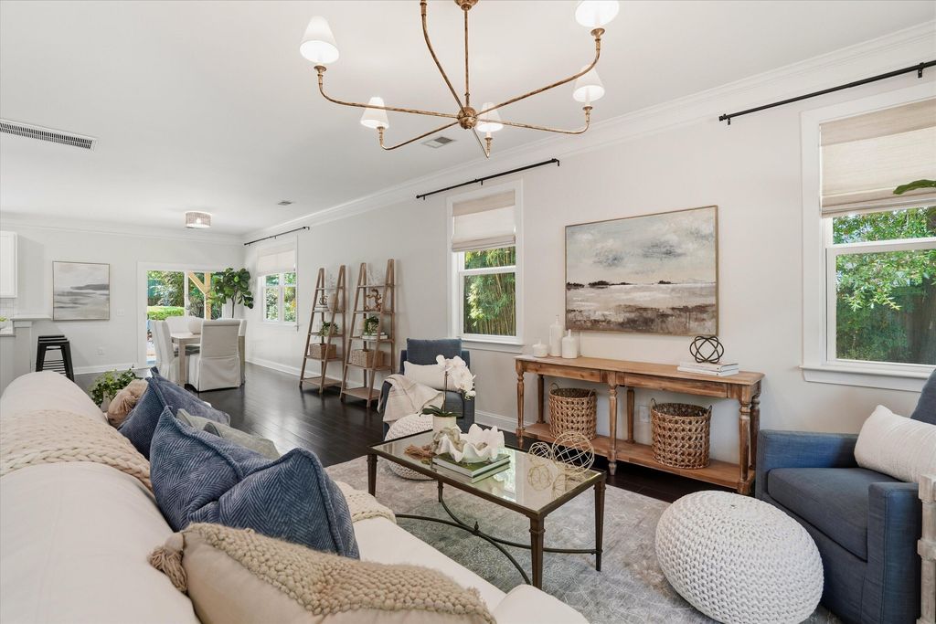 2009 Frampton Avenue, Charleston, SC 29412