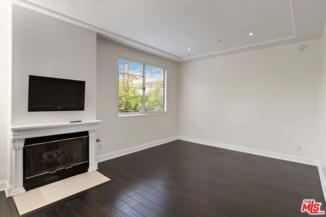 1875 S Beverly Glen Boulevard 406, Los Angeles, CA 90025