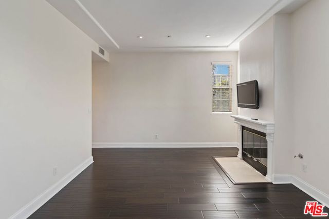 1875 S Beverly Glen Boulevard 406, Los Angeles, CA 90025