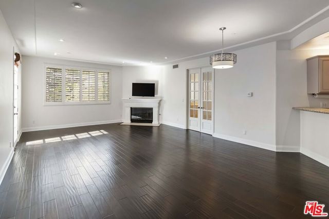 1875 S Beverly Glen Boulevard 406, Los Angeles, CA 90025