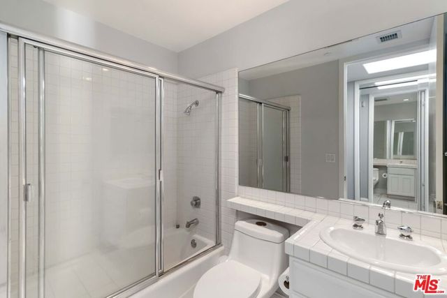 1875 S Beverly Glen Boulevard 406, Los Angeles, CA 90025