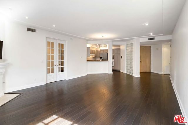 1875 S Beverly Glen Boulevard 406, Los Angeles, CA 90025