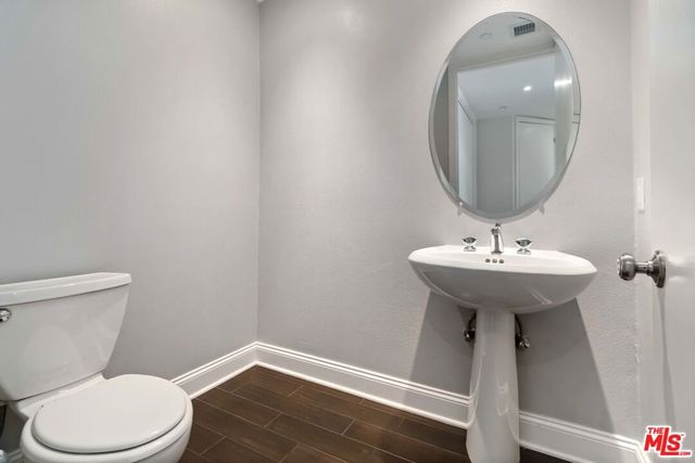 1875 S Beverly Glen Boulevard 406, Los Angeles, CA 90025