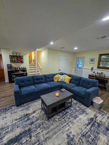 15821 S River Road, Plainfield, IL 60544
