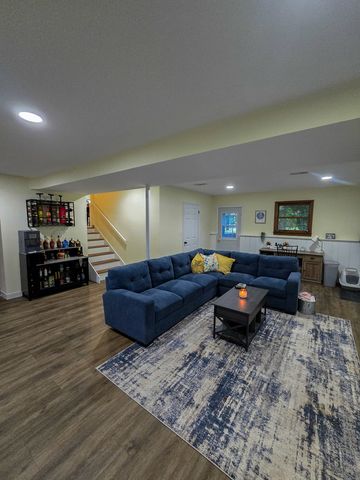 15821 S River Road, Plainfield, IL 60544