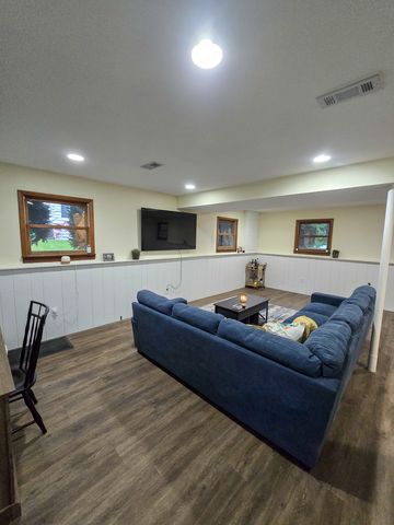 15821 S River Road, Plainfield, IL 60544