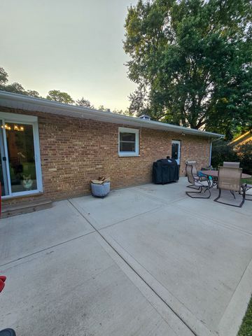 15821 S River Road, Plainfield, IL 60544