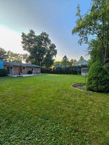 15821 S River Road, Plainfield, IL 60544
