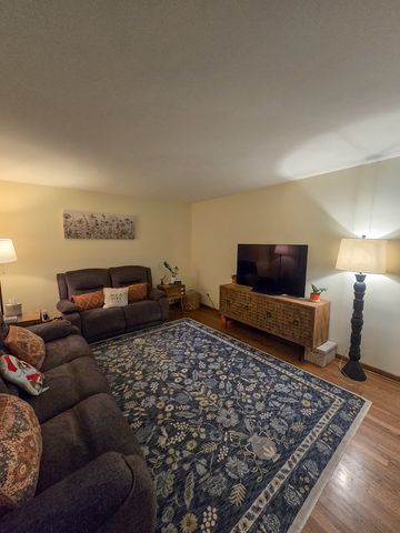 15821 S River Road, Plainfield, IL 60544
