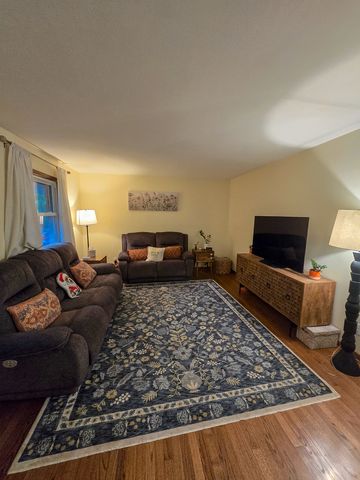 15821 S River Road, Plainfield, IL 60544