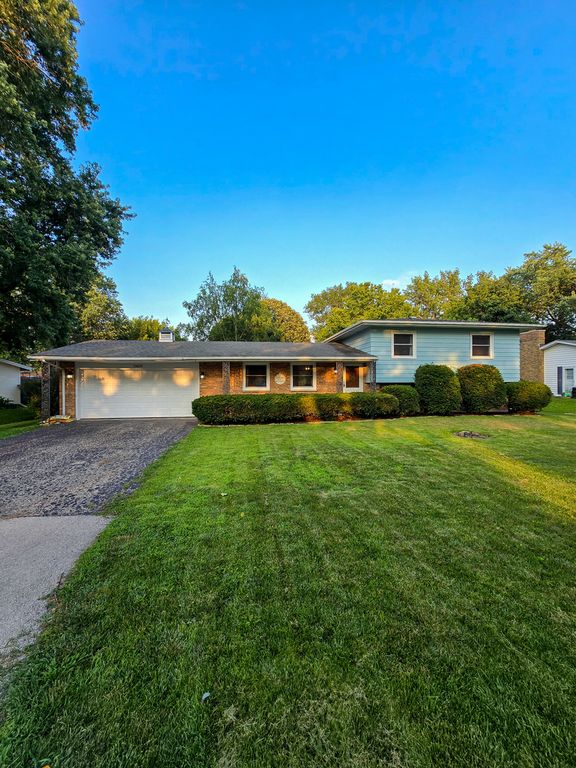 15821 S River Road, Plainfield, IL 60544