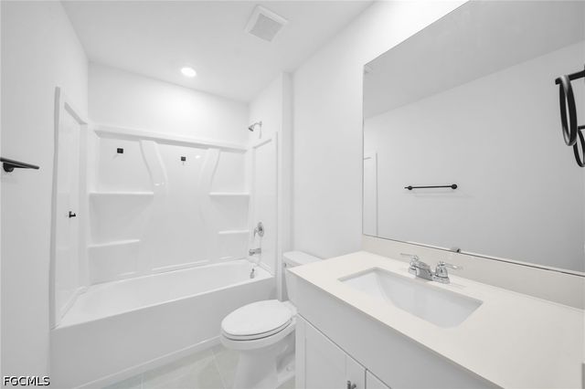 4107 Lattuca LN, North Fort Myers, FL 33917