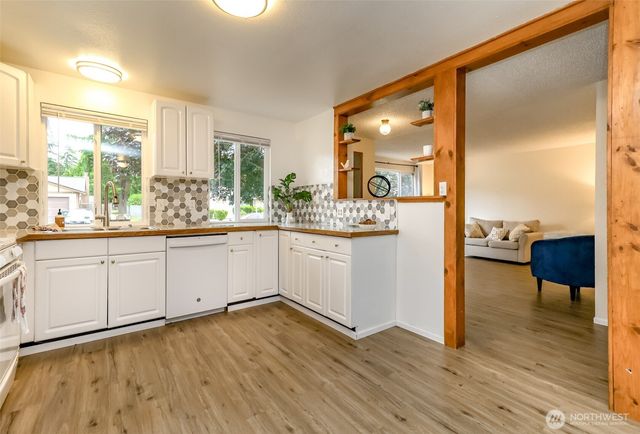 15406 11th Avenue Ct E, Tacoma, WA 98445
