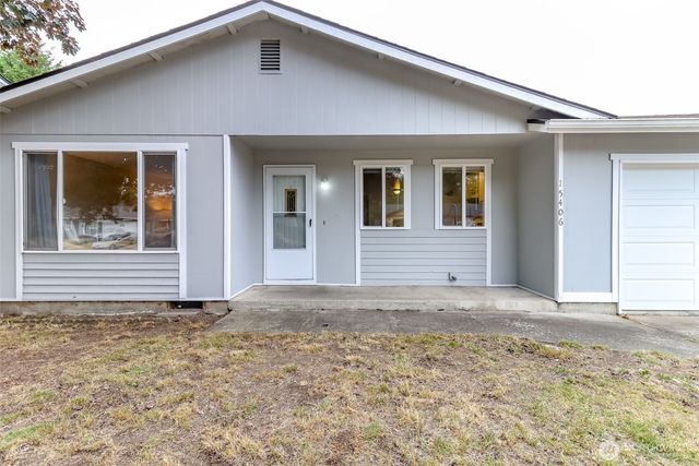 15406 11th Avenue Ct E, Tacoma, WA 98445