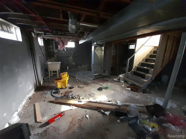 15363 Plainview Avenue, Detroit, MI 48223