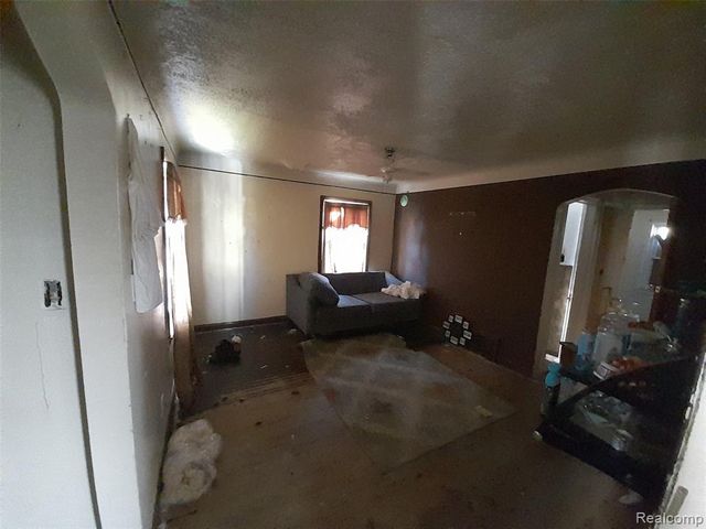 15363 Plainview Avenue, Detroit, MI 48223