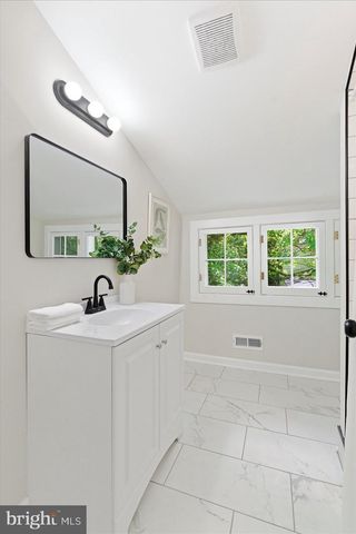 1 GLENWOOD AVE, Baltimore, MD 21228