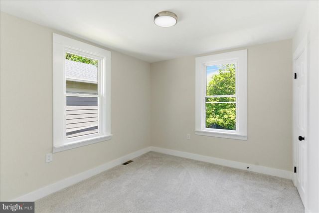 1 GLENWOOD AVE, Baltimore, MD 21228