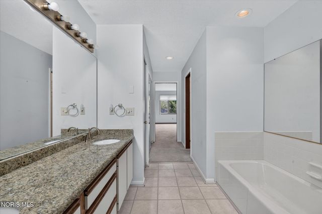 6820 Carrietowne Lane, 6820, Toledo, OH 43617