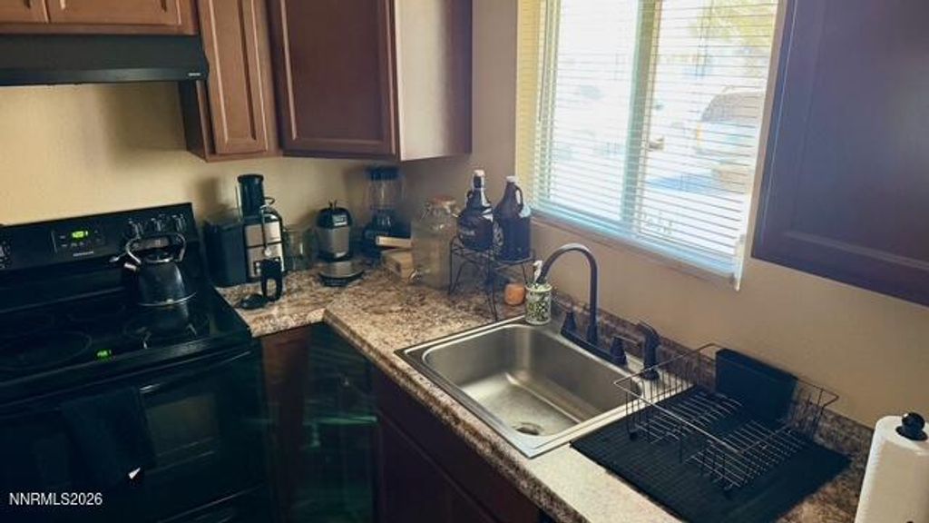 Image 10 of property listing at 1020 Roberts Street, Reno, NV 89502