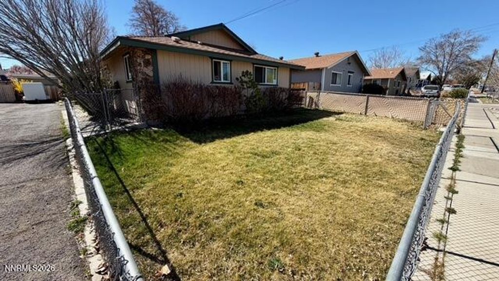 Image 21 of property listing at 1020 Roberts Street, Reno, NV 89502