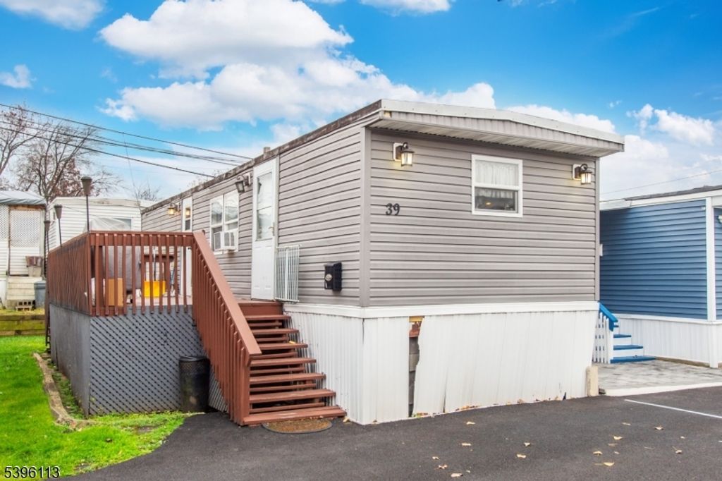 39 Helen Drive, Moonachie Boro, NJ 07074 — exterior