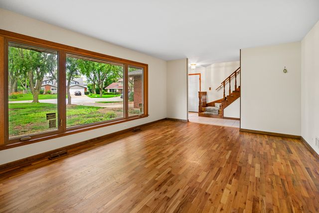 131 Sumac Court, Schaumburg, IL 60193