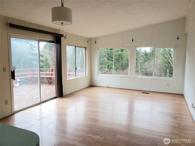 216 205th Avenue E, Lake Tapps, WA 98391