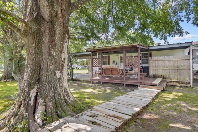 1039 Vieux Jacquet Road, Broussard, LA 70518
