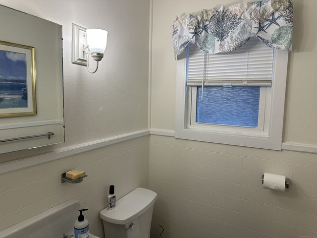 33 Sybil Avenue, Branford, CT 06405
