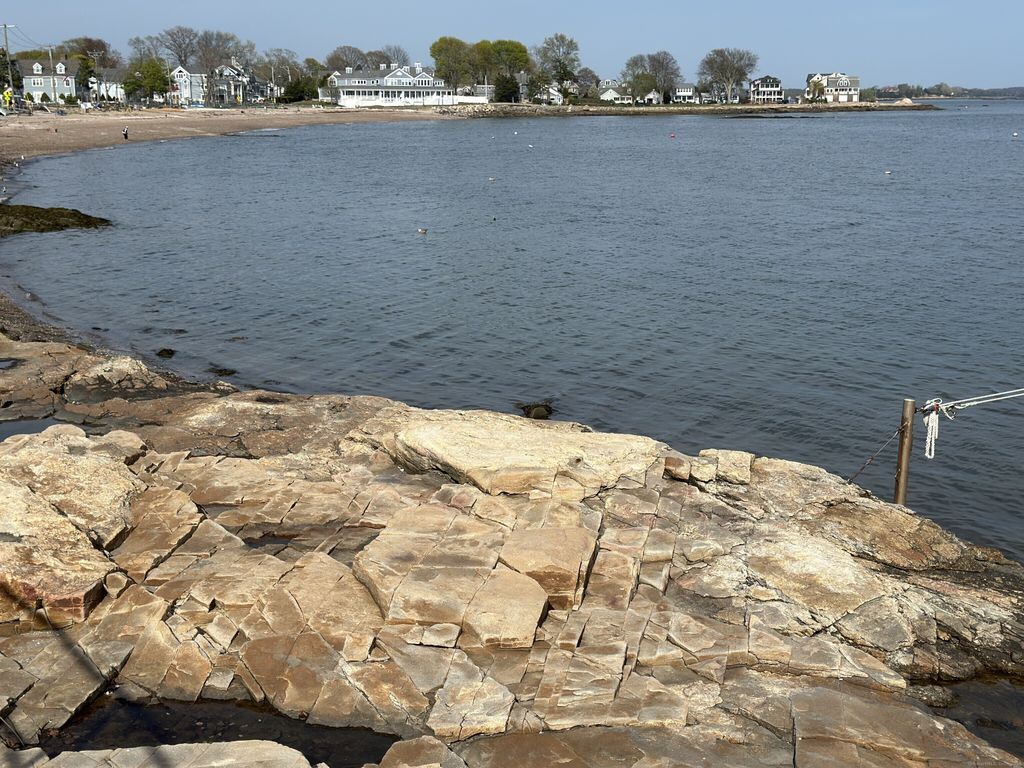33 Sybil Avenue, Branford, CT 06405