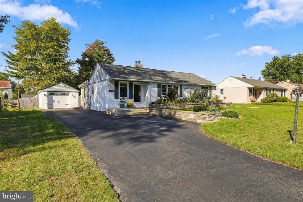1027 CARDINAL RD #, AUDUBON, PA 19403 — photo 2