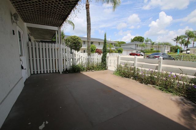 324 W PINE Street 13, Lantana, FL 33462