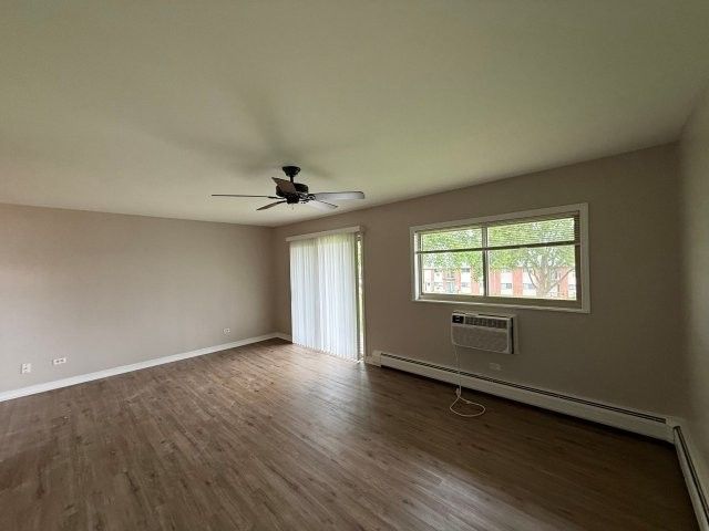 690 Marilyn Avenue 206, Glendale Heights, IL 60139