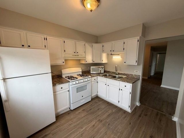 690 Marilyn Avenue 206, Glendale Heights, IL 60139
