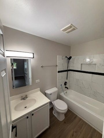 690 Marilyn Avenue 206, Glendale Heights, IL 60139
