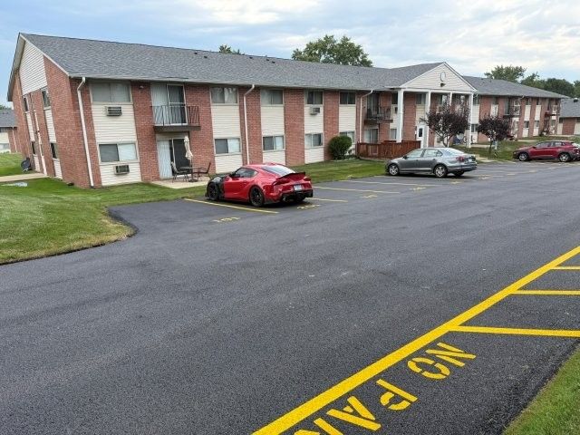 690 Marilyn Avenue 206, Glendale Heights, IL 60139