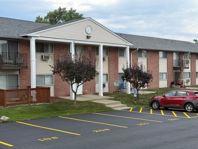 690 Marilyn Avenue 206, Glendale Heights, IL 60139