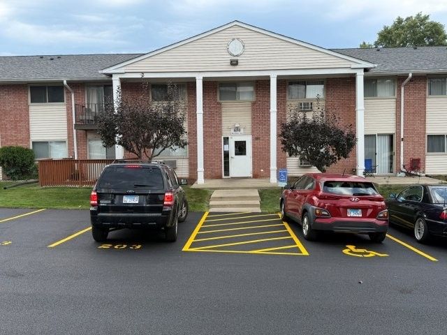 690 Marilyn Avenue 206, Glendale Heights, IL 60139