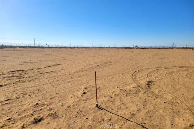 21 Palm, Adelanto, CA 92301