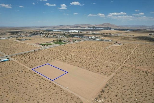 21 Palm, Adelanto, CA 92301