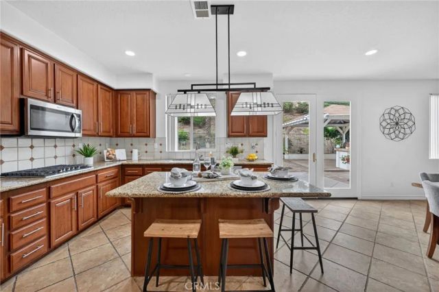 25042 Crimson Lasso, Wildomar, CA 92595