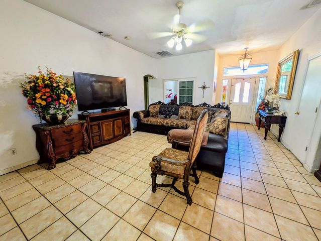 2226 typhoon Ct, Turlock, CA 95380