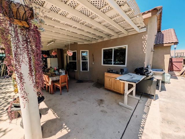 2226 typhoon Ct, Turlock, CA 95380