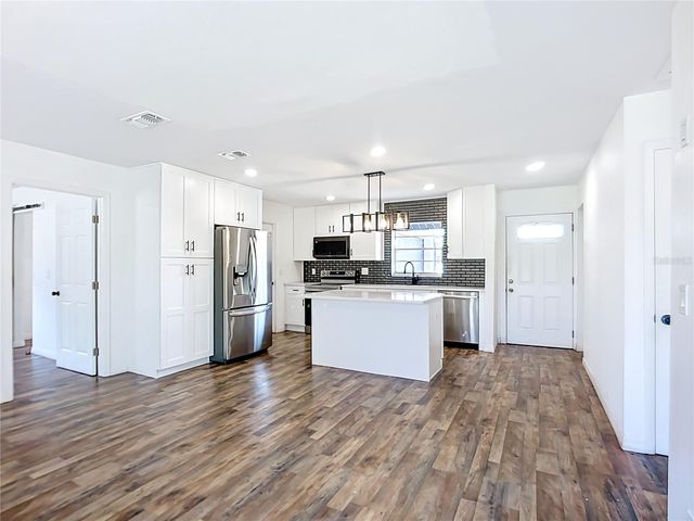 603 65TH AVENUE DRIVE W, Bradenton, FL 34207